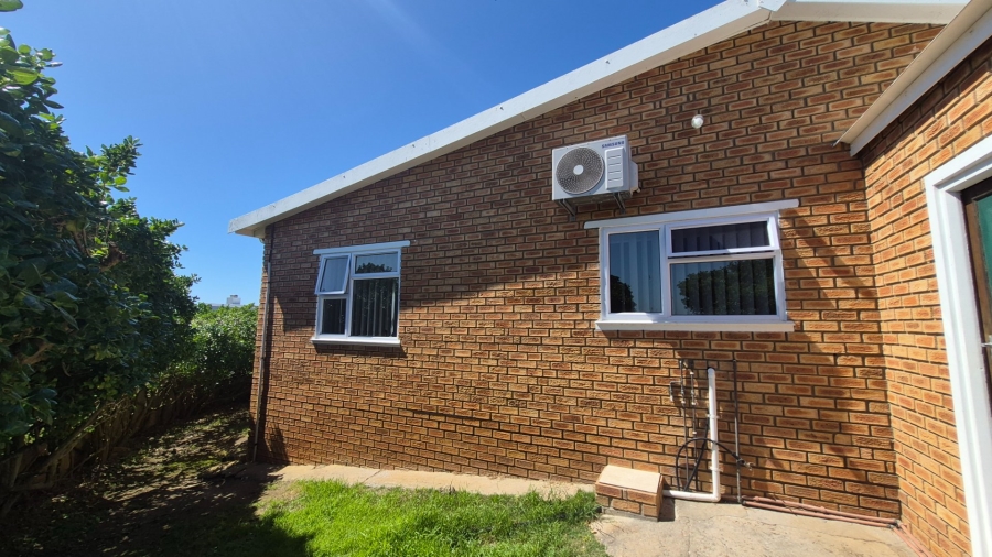 3 Bedroom Property for Sale in Vleesbaai Western Cape